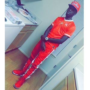 Meet your Posher, Dee